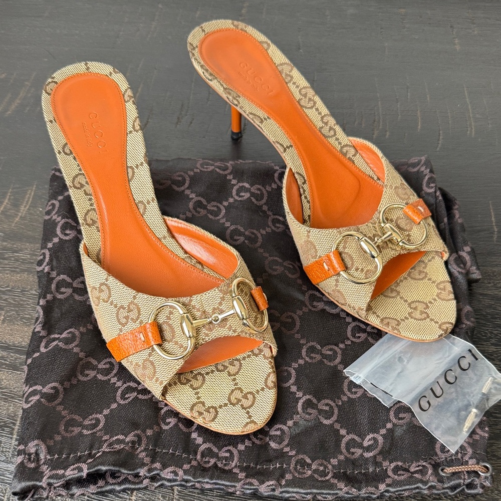 GUCCI TAN HORSEBIT LOGO HEELS sz 8 - Picture 1 of 7